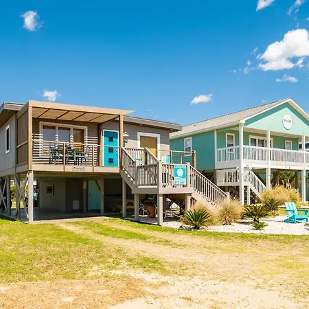 Conch West By Oak Island Accommodations